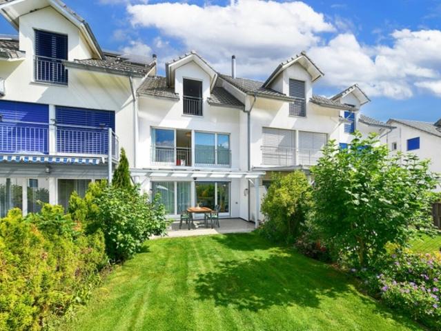 Reihenfamilienhaus kaufen in Volketswil, Zürich