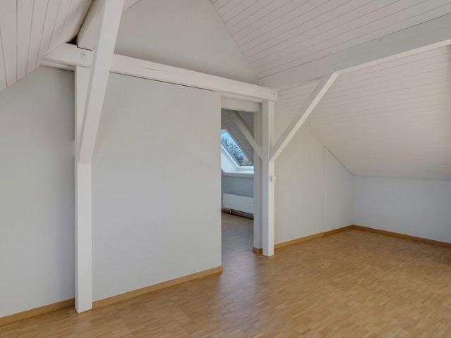 Haus mieten in Einigen, Zürich
