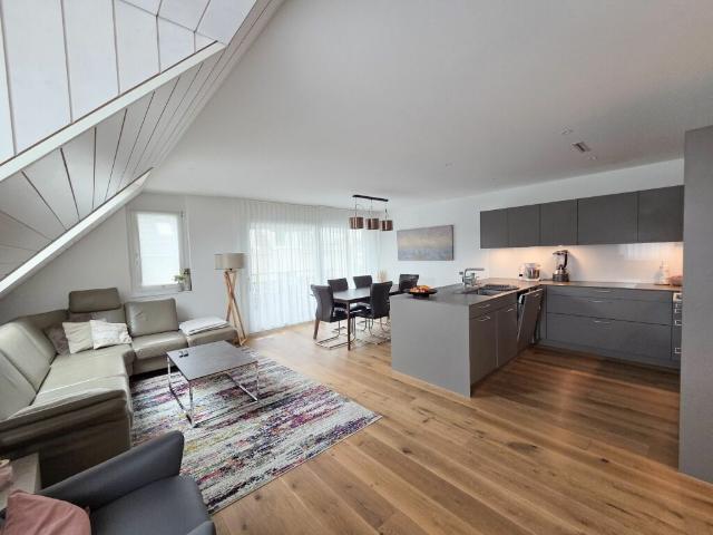 Dachwohnung mieten in Bubikon, Zürich