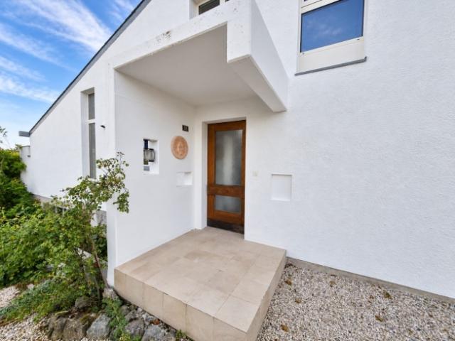 Einfamilienhaus mieten in Murten, Freiburg