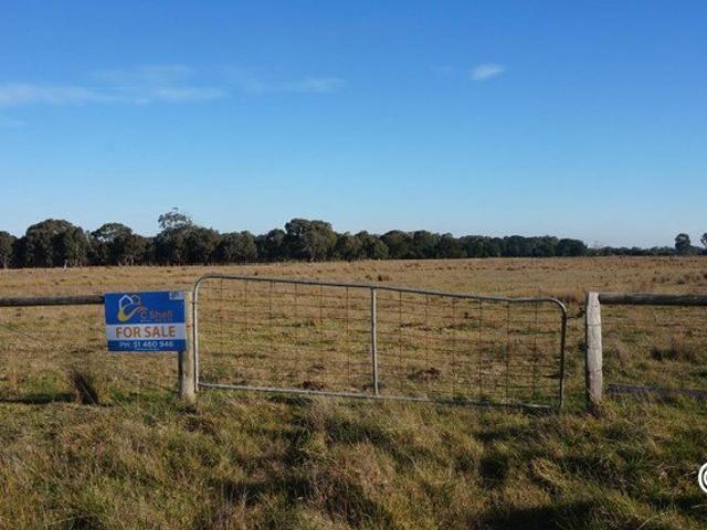 Cottage for sale in Seacombe, Victoria