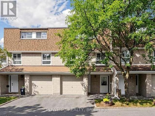 Townhouse for sale in Woburn, Ontario