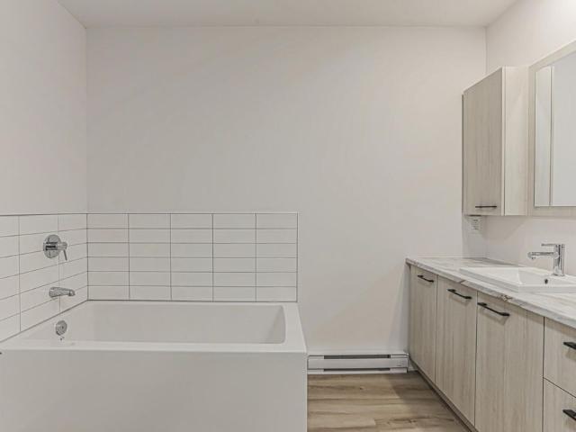 Apartment for rent in Saint-ambroise-de-kildare, Quebec