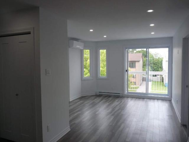 Apartment for rent in Les Moulins, Quebec