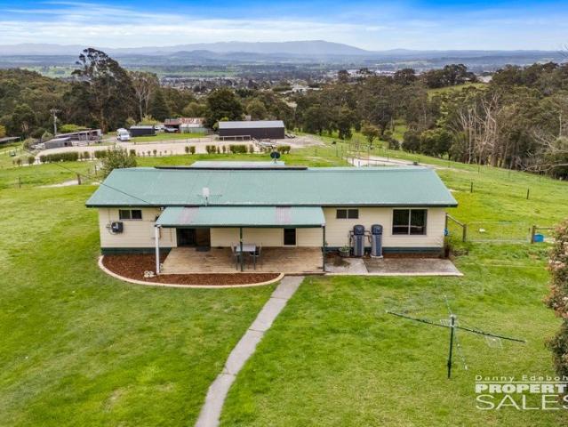 Cottage for sale in Coalville, Victoria