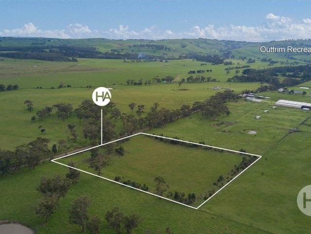 Acreage for sale in Outtrim, Victoria