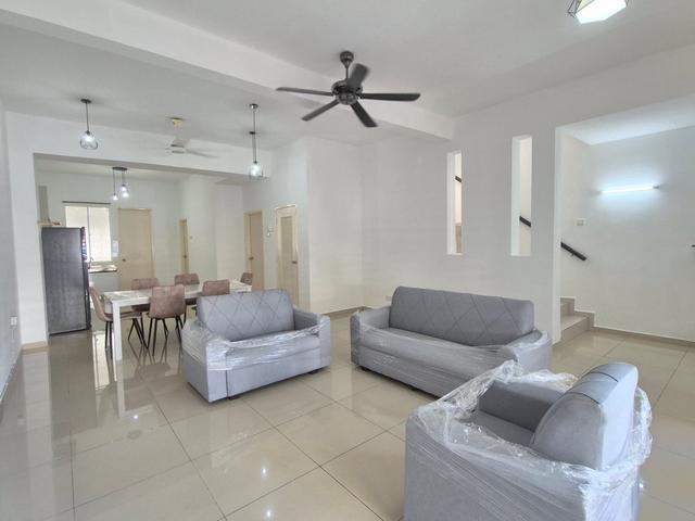 Terraced House for rent in Malaka