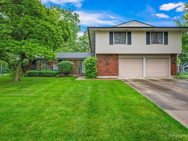House for sale in Schaumburg, Illinois