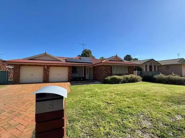 House for rent in Parkes, New South Wales