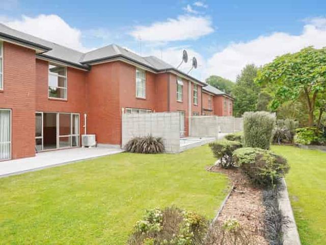House for rent in Chaslands, Canterbury