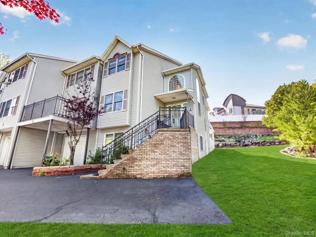 Condo for sale in Rockland, New York