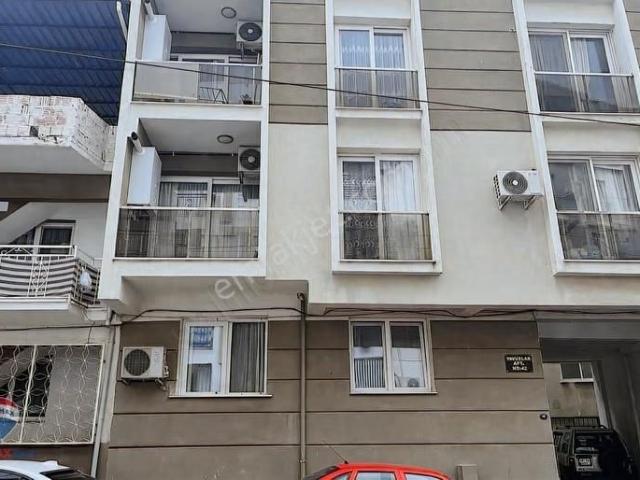 Bayrakli, İzmir içerisinde satılık mülk
