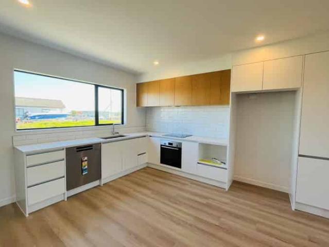 House for rent in Paremoremo, Oroua County