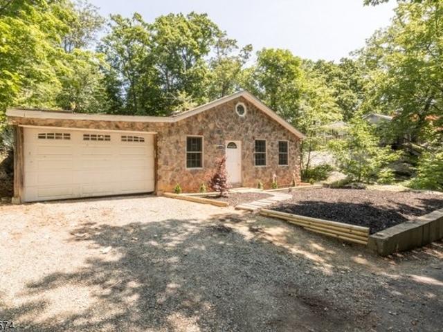 House for sale in Glasser, New Jersey