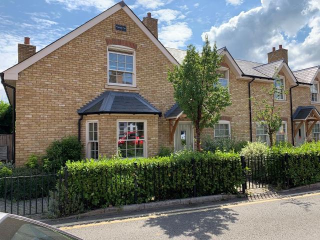 Apartment for rent in Egham, Runnymede