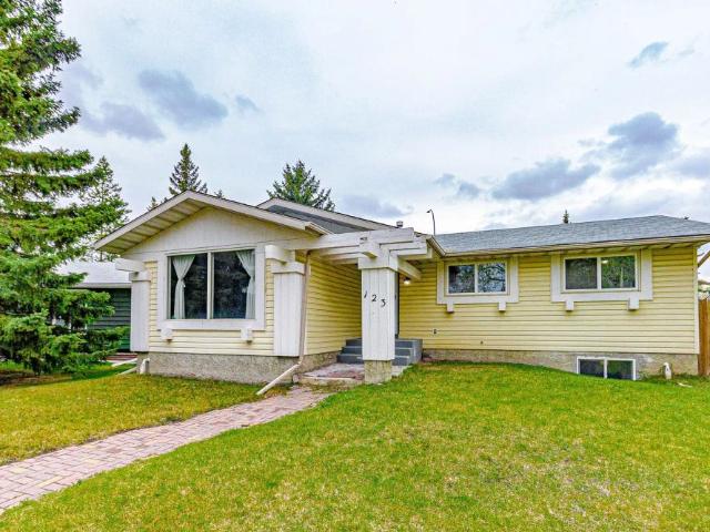 House for rent in Woodlands, Calgary