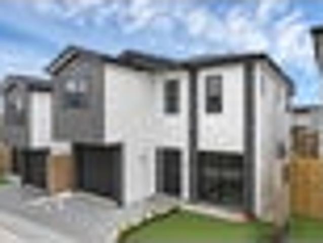 Townhouse for sale in Howick Central, Howick