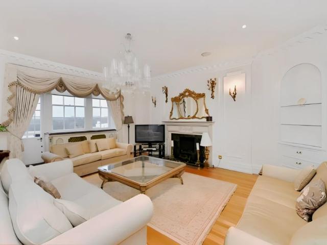Apartment for rent in St. John's Wood, Greater London