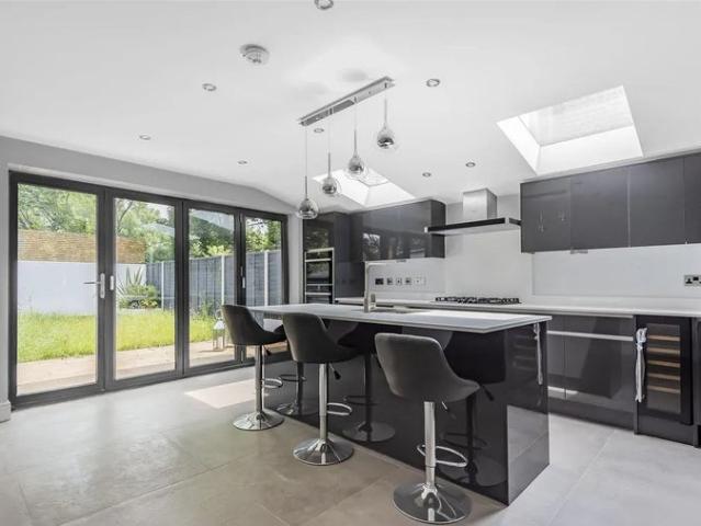 Apartment for rent in London Borough of Lewisham, Ladywell