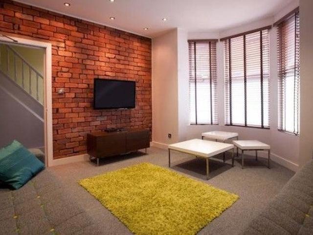 Room for rent in Beckett Park, Headingley