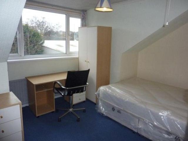 Room for rent in Burley, West Yorkshire