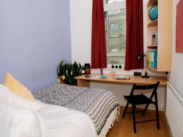 Room for rent in Old Town, Scotland