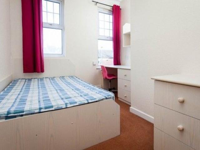 Room for rent in Beckett Park, Burley