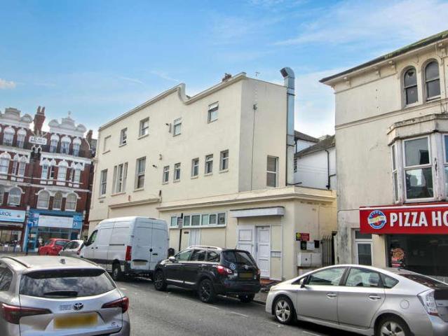Flat for sale in Roselands, Eastbourne