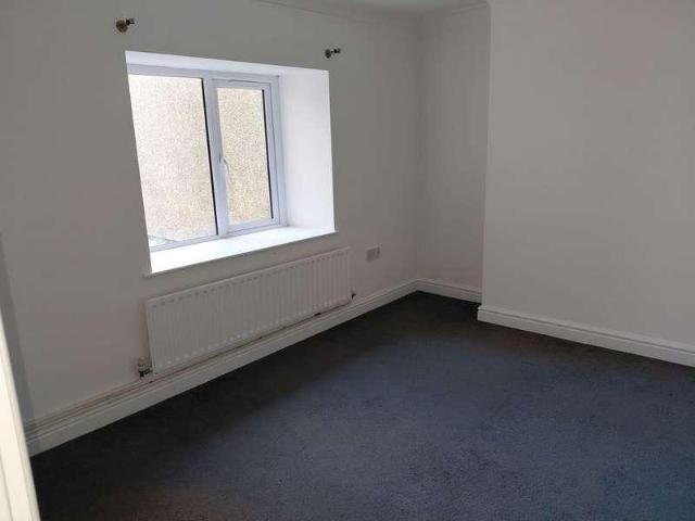 Flat for sale in Senghenydd, Wales