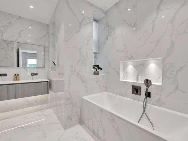 Flat for sale in St. John's Wood, Greater London
