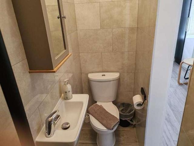 Flat for sale in Kilburn, Greater London