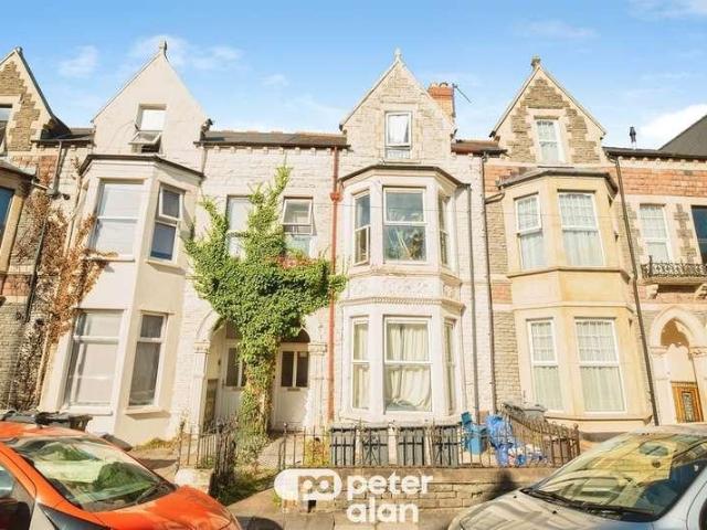 Flat for sale in Plasnewydd, Falcon Lodge