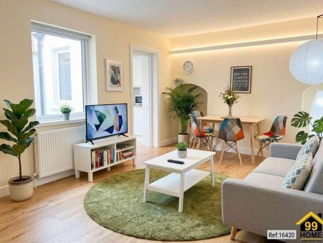Flat for sale in Charlton Riverside, Greater London