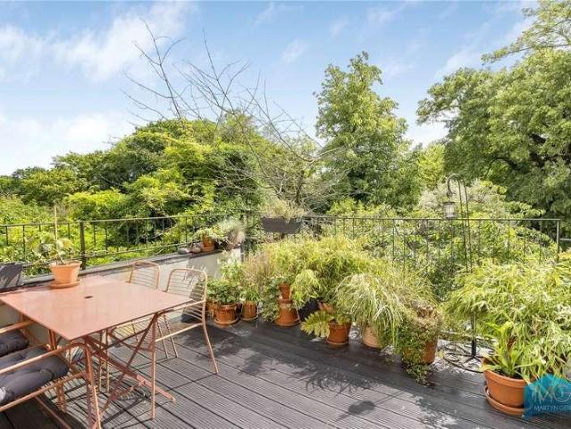 Flat for sale in Muswell Hill, Greater London