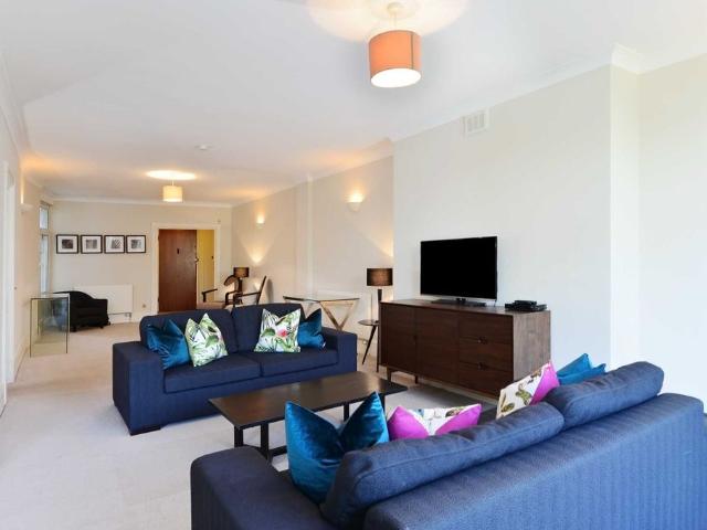 Apartment for rent in St. John's Wood, Greater London