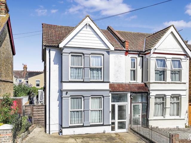 Farm for sale in Alton Barnes, Essex