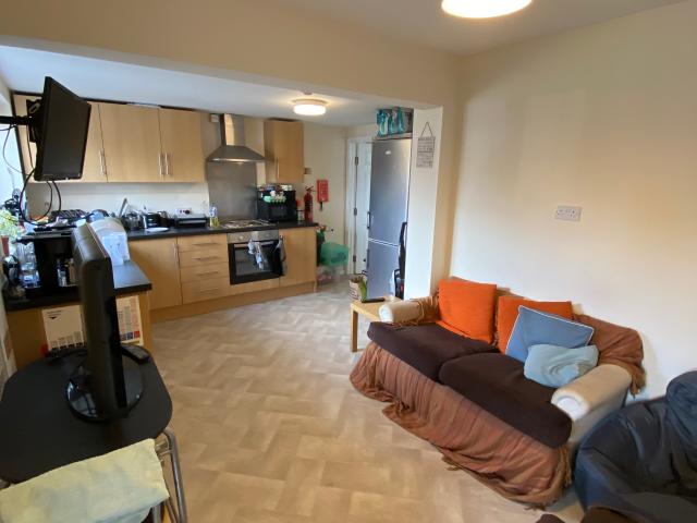 Room for rent in Dines Green, Worcestershire