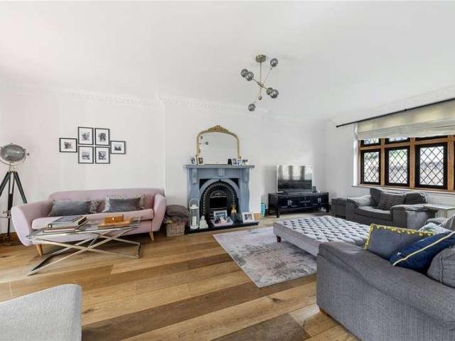 House for sale in Lower Green Esher, Blackhills