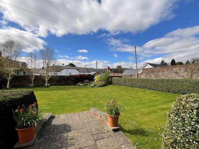 House for sale in Llanbadoc, Wales