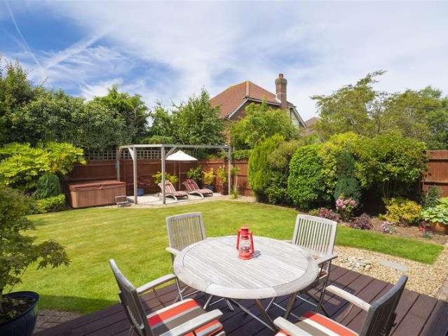 House for sale in Folkestone, Old Hawkinge