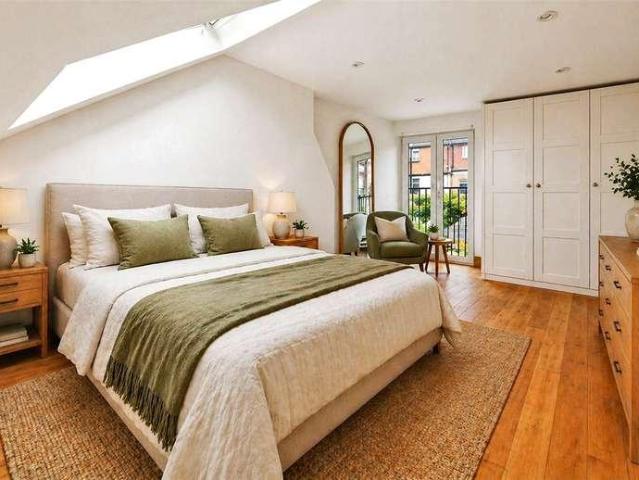House for sale in Furzedown, Greater London