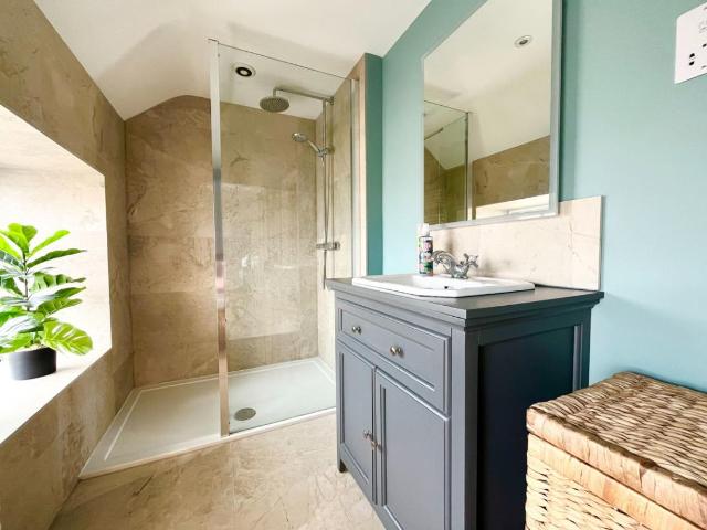 House for sale in Waltham on the Wolds and Thorpe Arnold, Brentingby