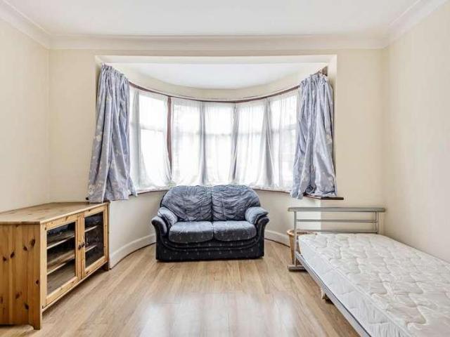 House for sale in Harrow Weald, Greater London