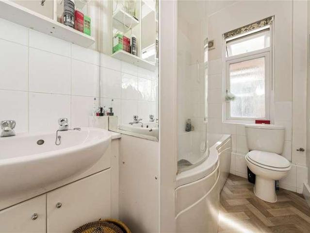 House for sale in New Malden, Greater London