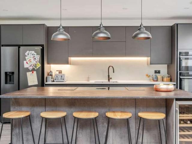 House for sale in Thames Ditton, Elmbridge