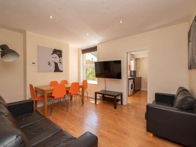 House for sale in Martyrs Field, The Bridge
