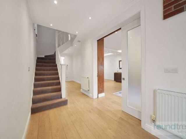 House for sale in Temple Fortune, Greater London