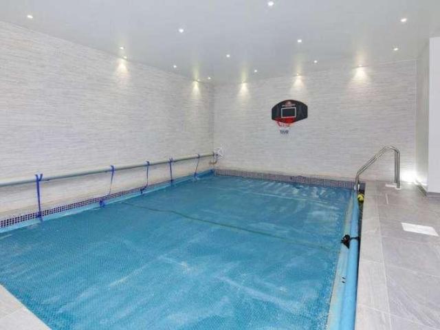 House for sale in Radlett, Hertfordshire