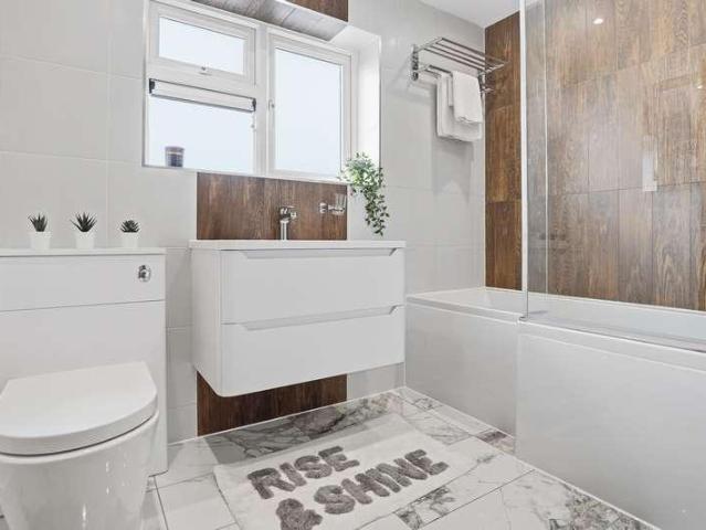 House for sale in Far Bletchley, Milton Keynes