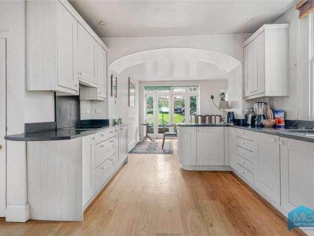 House for sale in Muswell Hill, Greater London